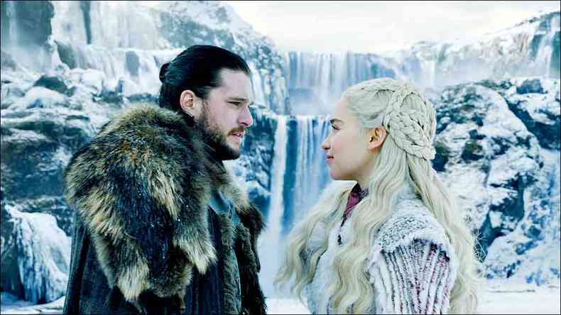 Os personagens Jon Snow e Daenerys Targaryen contracenam no primeiro episdio da ltima temporada, exibido domingo passado (foto: FOTOS: HBO/DIVULGAO)