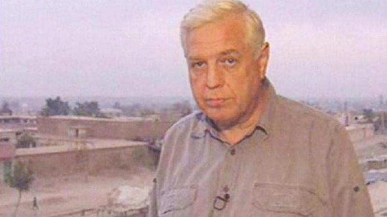 John Simpson no Afeganisto em 2001(foto: BBC)