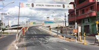 Os trabalhos ser�o feitos pela Superintend�ncia de Desenvolvimento da Capital (Sudecap). O trecho ficar� interditado at� 12 de fevereiro, ter�a-feira(foto: Ed�sio Ferreira/EM/DA Press)