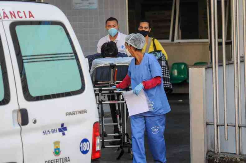 Hospitais de Minas enfrentam superlotao(foto: Leandro Couri/EM/D.A. Press)