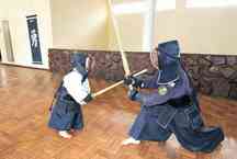 Artes marciais também exercem fascínio sobre a criançada 