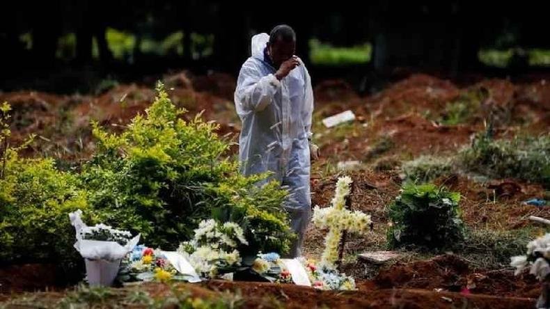 O Estado bateu recordes de mortes na pandemia(foto: EPA) O Estado bateu recordes de mortes na pandemia(foto: EPA)