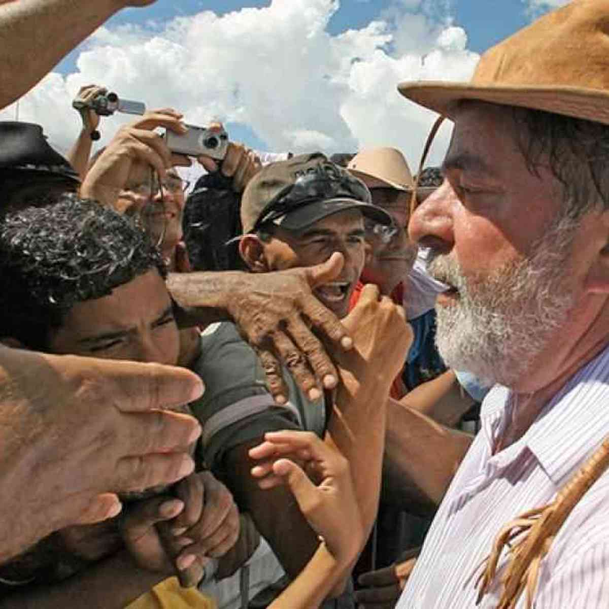 Nordestinos sofrem com xenofobia após resultado das eleições presidenciais  - Politica - Estado de Minas