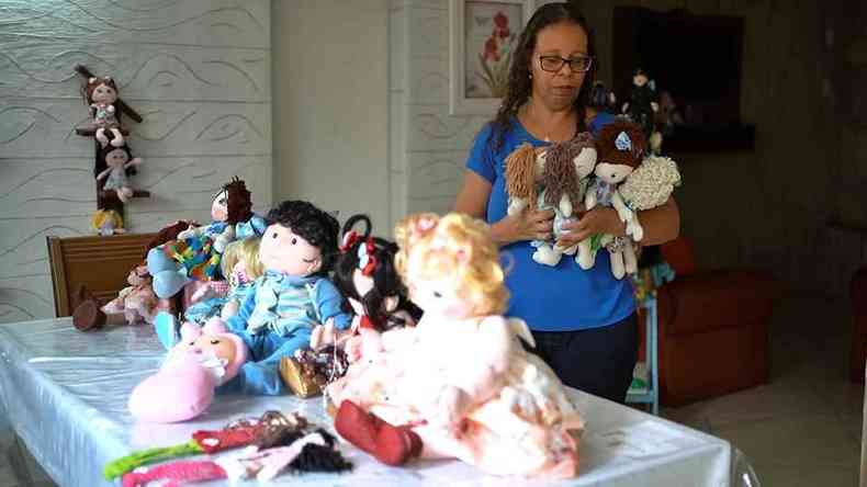 Bonecas feitas por artes so voltadas para crianas com autismo, deficincia fsica, sndrome de Down e incluso