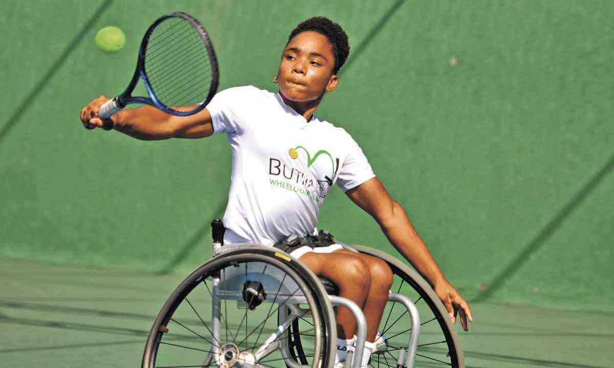 Confira a história da tenista cadeirante de 14 anos que disputará o mundial  - Superesportes - Estado de Minas