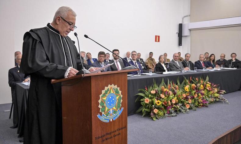 Desembargador Octavio Boccalini toma posse como presidente do TRE-MG