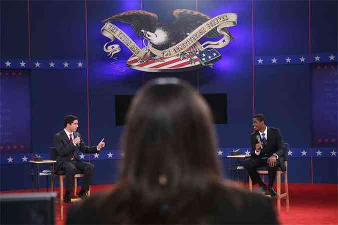 Estudantes da Universidade de Hofstra, em Nova York, participam de simulao nos preparativos para o debate(foto: Win McNamee/Getty Images/AFP)