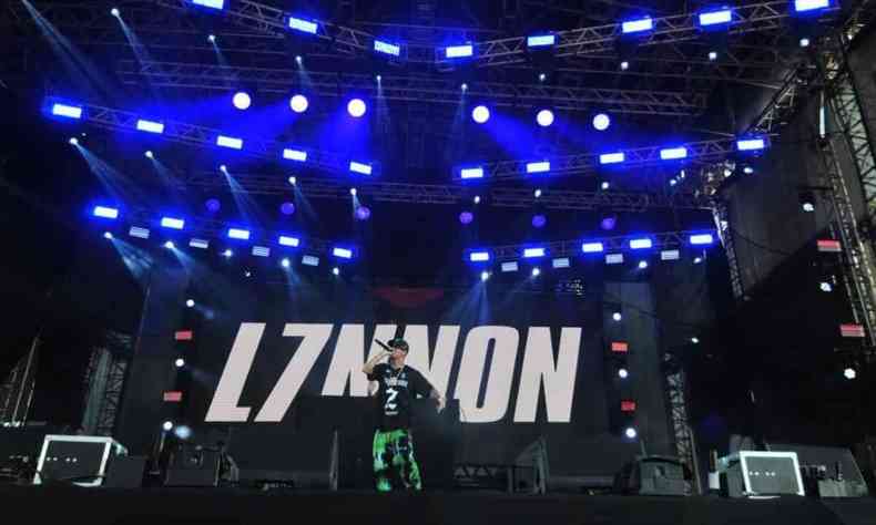 L7nnon canta na Esplanada do Mineiro