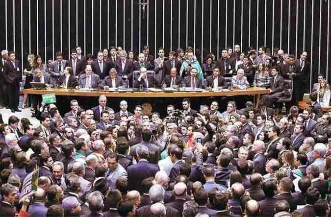 Na sesso da Cmara sobre o impeachment, bancada mineira registrou 41 votos favorveis e 12 contrrios ao processo de impedimento da presidente Dilma Rousseff (foto: Antnio Augusto/Agncia Cmara)