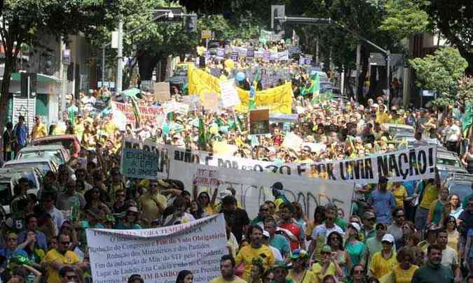 Manifestao em BH reuniu milhares de pessoas e terminou de forma pacfica(foto: Sidney Lopes/EM/D.A Press)