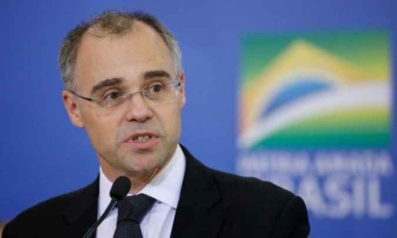 O ministro sentiu uma dor torcica e est realizando exames cardacos(foto: Alan Santos/PR)