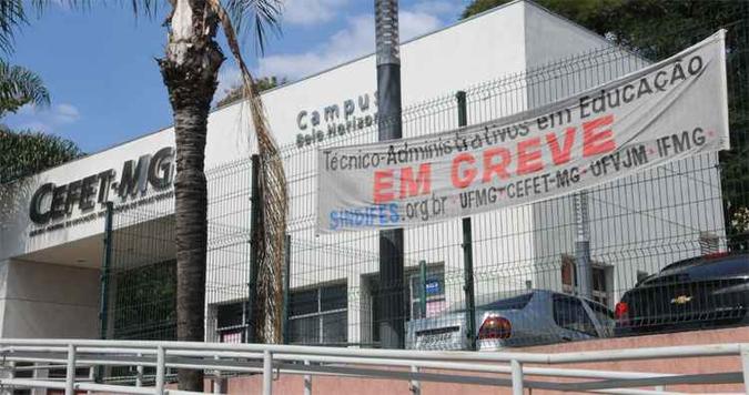 Cefet em BH sofre com redução de repasses e com greve de servidores, que não tiveram reivindicações atendidas pelo MEC (foto: Paulo Filgueiras/EM/D.A PRESS ) Cefet em BH sofre com redução de repasses e com greve de servidores, que não tiveram reivindicações atendidas pelo MEC (foto: Paulo Filgueiras/EM/D.A PRESS )
