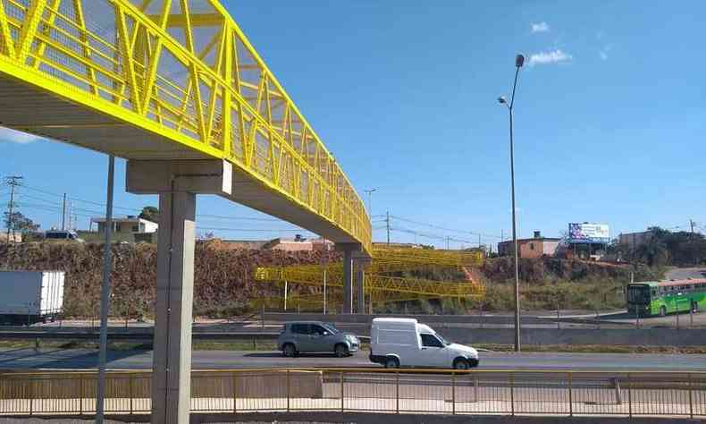 Segundo a concessionria, as passarelas obedecero ao padro de outras j instaladas na rodovia(foto: Via-040/Divulgao)