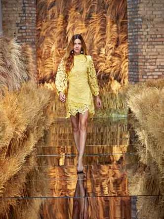 vestido amarelo