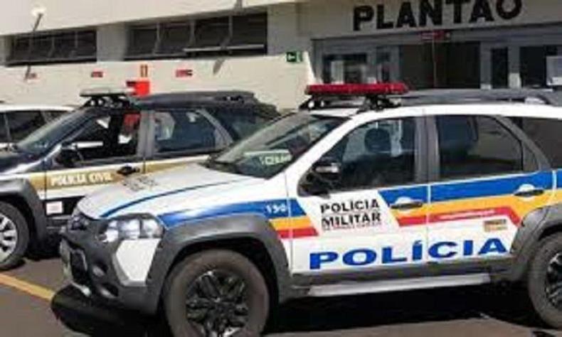 Depois de prender agressor do irmo caula, agressor foi levado para a Delegacia de Planto