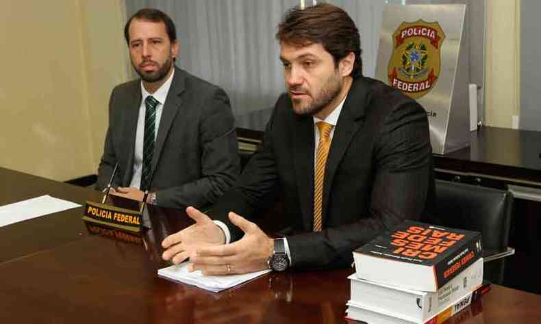 Os delegados Renato Arruda e Luiz Augusto Nogueira (D): apurao indicou presso e dados alterados(foto: Jair Amaral/EM/D.A Press - 27/4/19)