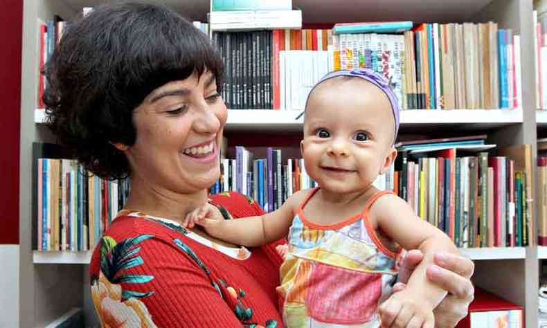Mnica de Aquino com a filha, Manuela de Aquino, inspiradora da publicao, a ser lanada em dezembro(foto: Jair Amaral/EM/D.A Press %u2013 8/5/19)