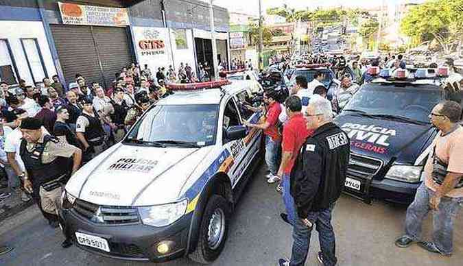 Confuso que se formou depois do tiroteio entre os policiais(foto: Juarez Rodrigues/EM/D.A.Press)