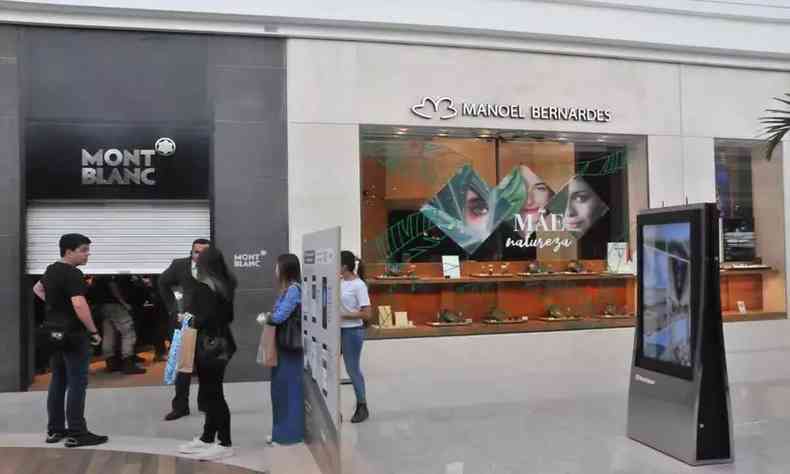 Imagem mostra fachada da loja da joalheria Manoel Bernardes