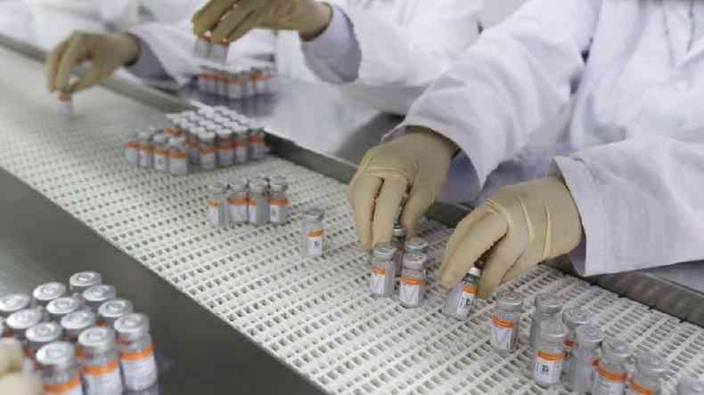 CoronaVac  a vacina contra covid-19 mais aplicada at agora(foto: Reuters)