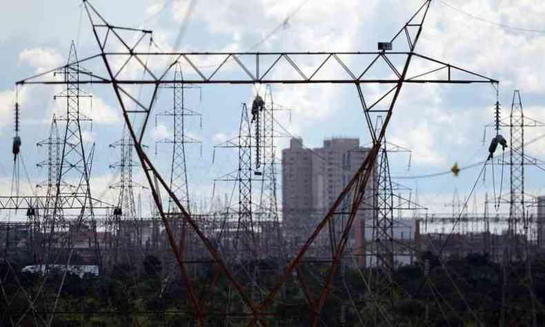 Ministro de Minas e Energia, Bento Albuquerque, sempre descarta que o governo adote o racionamento(foto: Arquivo/Agncia Brasil)