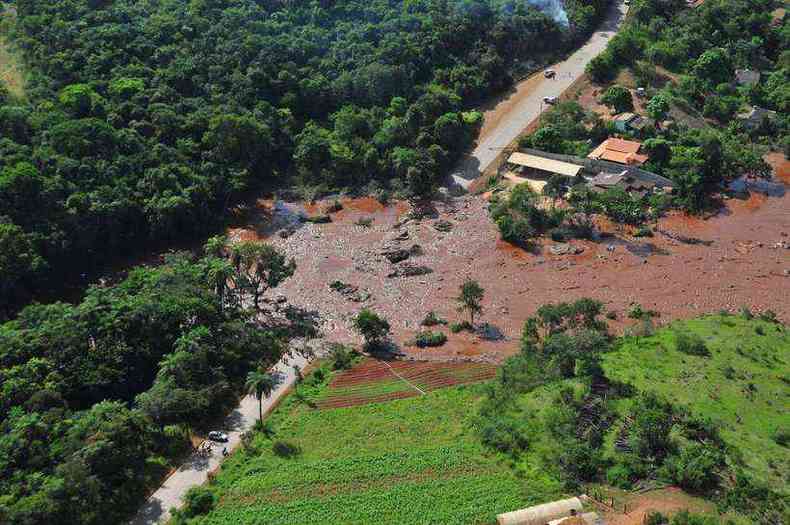 Rompimento da barragem em Brumadinho deixou um rastro de quilmetros de destruio