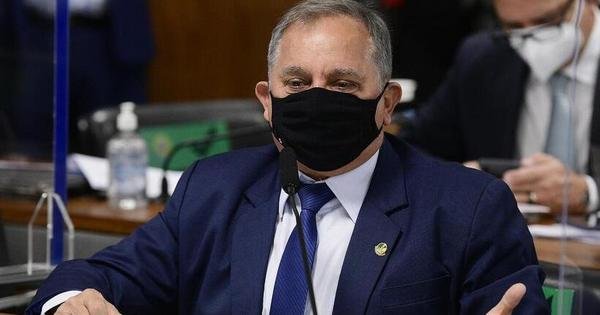 Na CPI, senador sugere compra de detector de mentiras - Vimarsana News