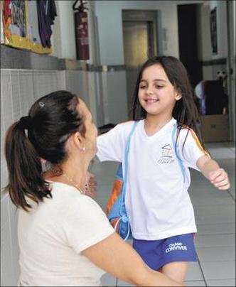 Maria Lu�sa Ribeiro, de 6 anos, espera ansiosa o in�cio das aulas(foto: Beto Novaes/EM/D.A Press)