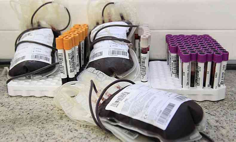 Bolsas e Amostras de sangue para teste no Hemominas 