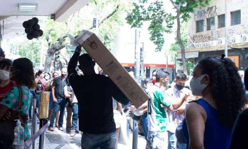 Movimento nas lojas do Centro de Belo Horizonte durante a Black Friday 2020.(foto: Jorge Lopes/EM/D.A Press)
