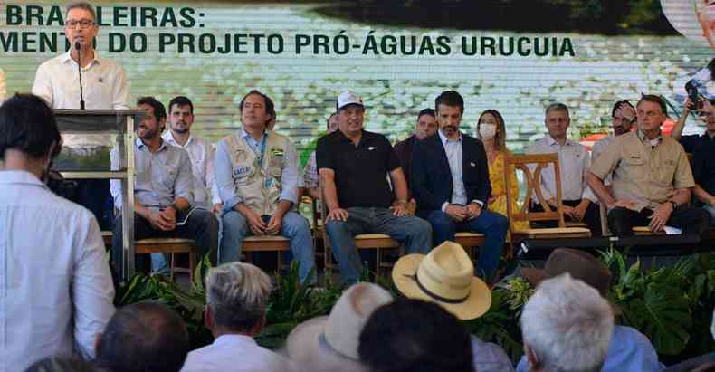 Governador Romeu Zema destaca aes de sua gesto, em cerimnia de lanamento do Pr-guas Urucuia, observado pelo presidente Jair Bolsonaro 