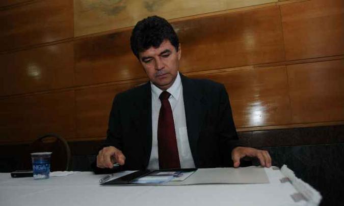 Procurador-geral de Justiça, Antônio Sérgio Tonet ouviu queixas, valorizou parceria com Polícia Civil, mas defendeu legalidade da operação questionada(foto: Jorge Gontijo/EM/D.A Press) Procurador-geral de Justiça, Antônio Sérgio Tonet ouviu queixas, valorizou parceria com Polícia Civil, mas defendeu legalidade da operação questionada(foto: Jorge Gontijo/EM/D.A Press)