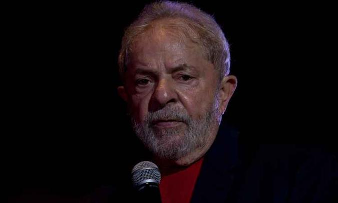 Lula teve a pena aumentada pelo TRF4 para 12 anos e um mês de prisão(foto: Paulo Lopes) Lula teve a pena aumentada pelo TRF4 para 12 anos e um mês de prisão(foto: Paulo Lopes)