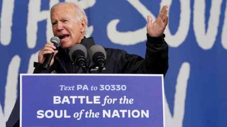 Em seu programa de governo, Biden anunciou a inteno de estimular na populao o comportamento 'Buy American', ou 'compre produtos americanos'(foto: Reuters)