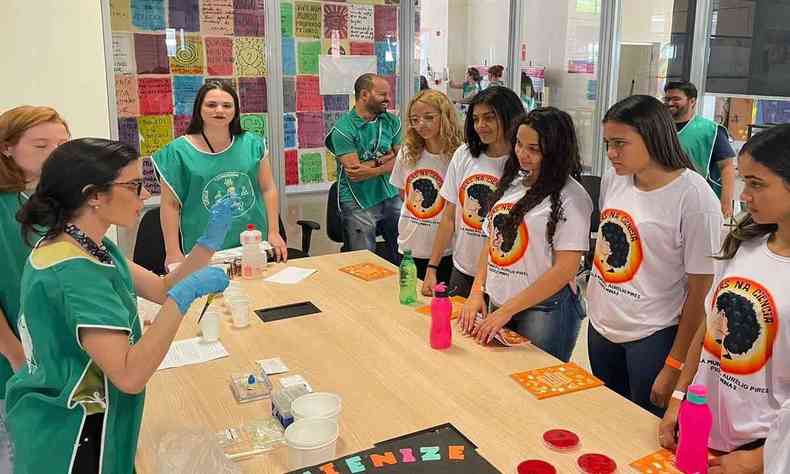 Férias: Escola de Ciência – Biologia e História oferece oficinas