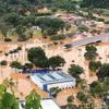 Conheça os riscos do contato direto com a água contaminada