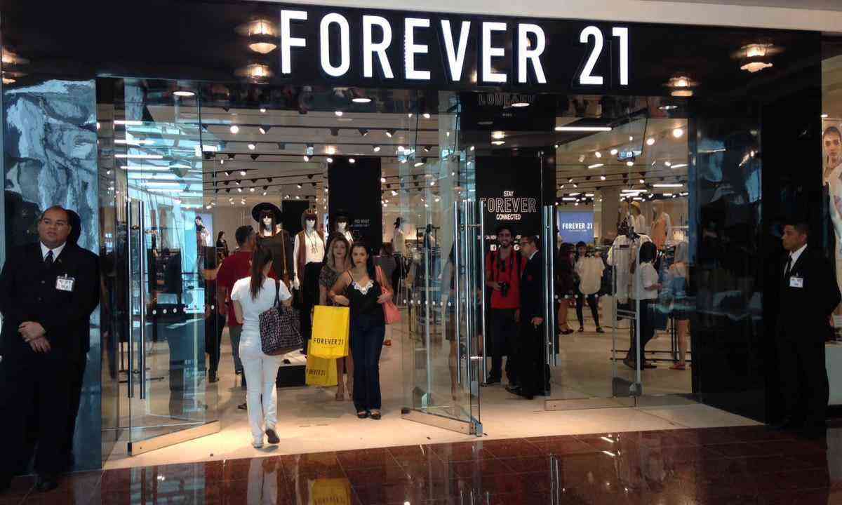 Forever 21 deve fechar todas as lojas no Brasil até domingo