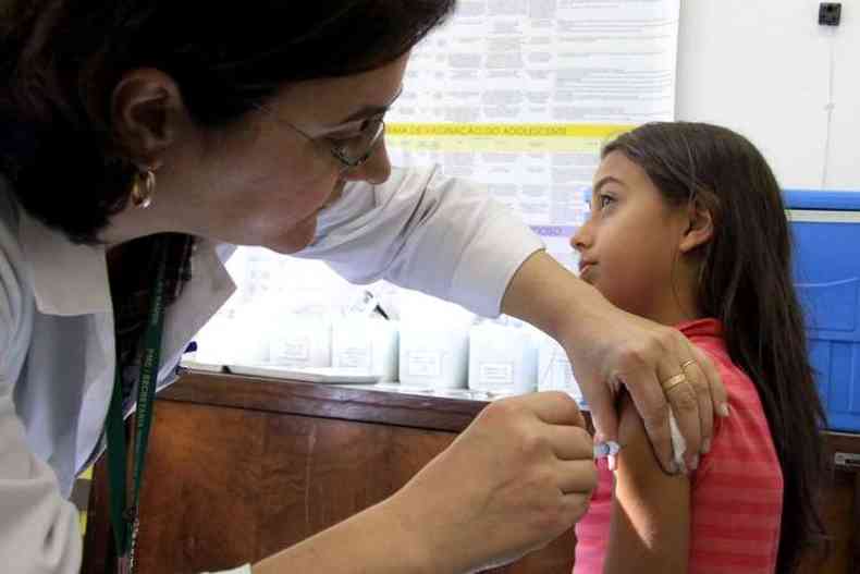 Atualmente, o calendrio infantil conta com 14 vacinas(foto: Valdecir Galor/SMCS Brasil )