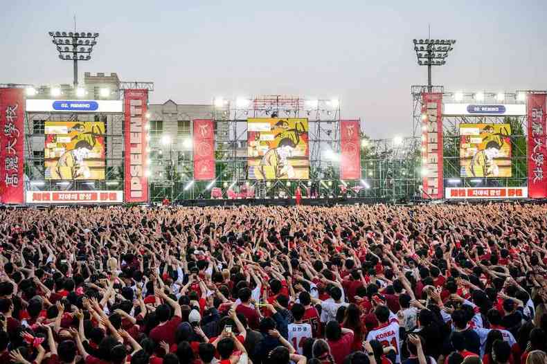 Multidão em show em Seul de Psy