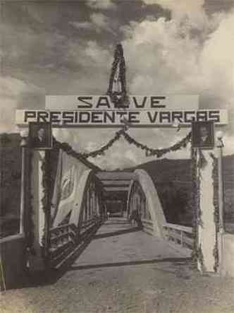 Na entrada da estrutura, faixa de boas-vindas da cidade ao ex-presidente (foto: Prefeitura de Nova Era/Divulgao)