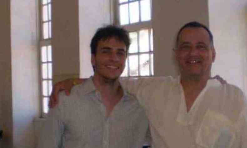 Vitor Campos e José Neves: filho voltou da China por amor à família, segundo o pai(foto: Arquivo Pessoal)