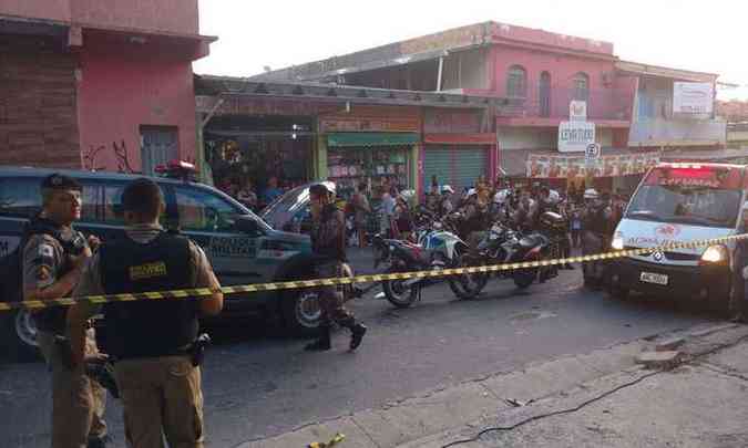 Local foi isolado aps coliso(foto: Polcia Militar/Divulgao)