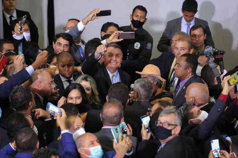 Bolsonaro ignorada medidas de proteo contra a COVID-19(foto: Marcos Corra/PR)