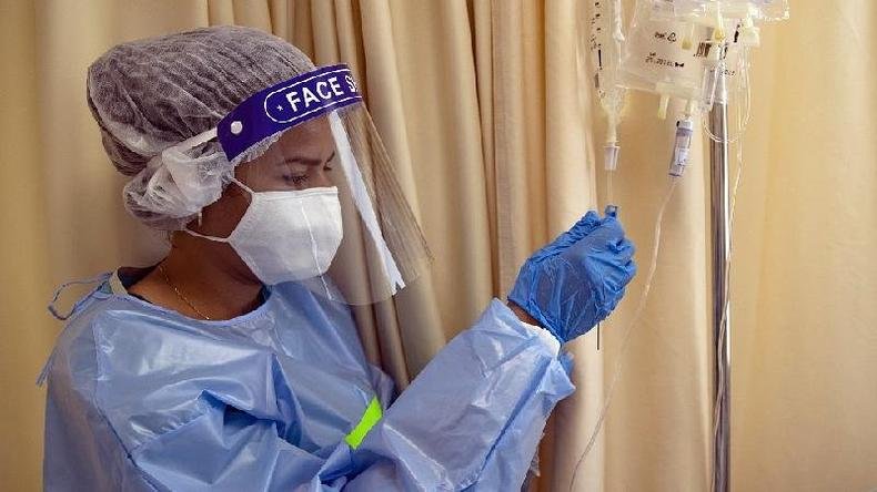 Devido a aumento no n�mero de casos de covid-19, Israel passou a oferecer terceira dose da vacina
