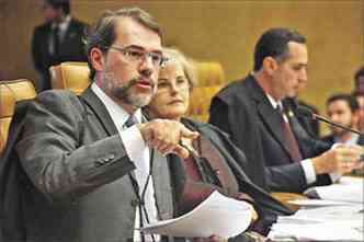 Em seu relatrio, o ministro Dias Toffoli acolheu parcialmente os embargos do governo (foto: Gervsio Baptista/STF)