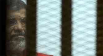 O julgamento foi transmitido pela televiso egpcia(foto: MOHAMED EL-SHAHED / AFP)