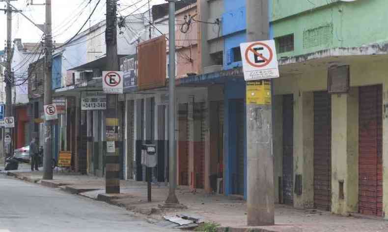 Comrcio de BH permanece fechado: cidade tem mais de 400 mortes por COVID-19(foto: Edsio Ferreira/EM/D.A Press)