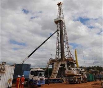 Sonda em Brasilândia de Minas: Bacia do São Francisco está no foco principal das prospecções(foto: Gladyston Rodrigues/EM/D.A. Press - 28/4/11) Sonda em Brasilândia de Minas: Bacia do São Francisco está no foco principal das prospecções(foto: Gladyston Rodrigues/EM/D.A. Press - 28/4/11)