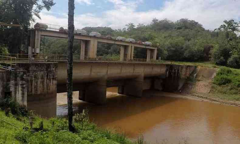 Em caso de rompimento de barragens instveis no Alto Rio das Velhas, lama chegaria at a captao de Bela Fama (foto)(foto: Guilherme Paranaiba/EM/D.A PRESS)