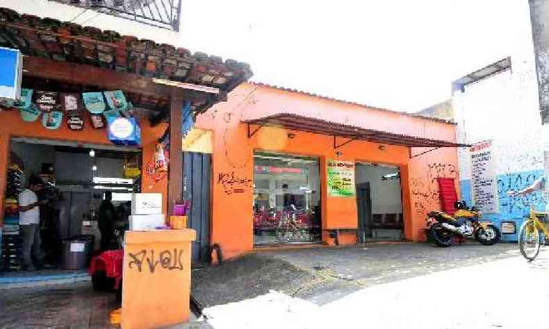 Lojas seguram abertas no Bairro Santa Terezinha, na Pampulha(foto: Gladyston Rodrigues/EM/D.A Press)